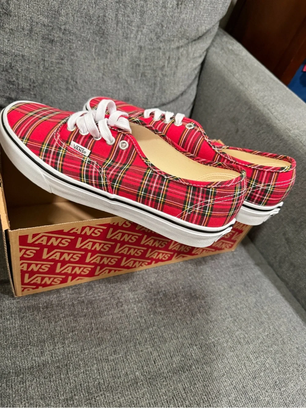 Vans Authentic Shoes Plaid Red White Low Top Christmas Hunting Limited Men’s 9.5